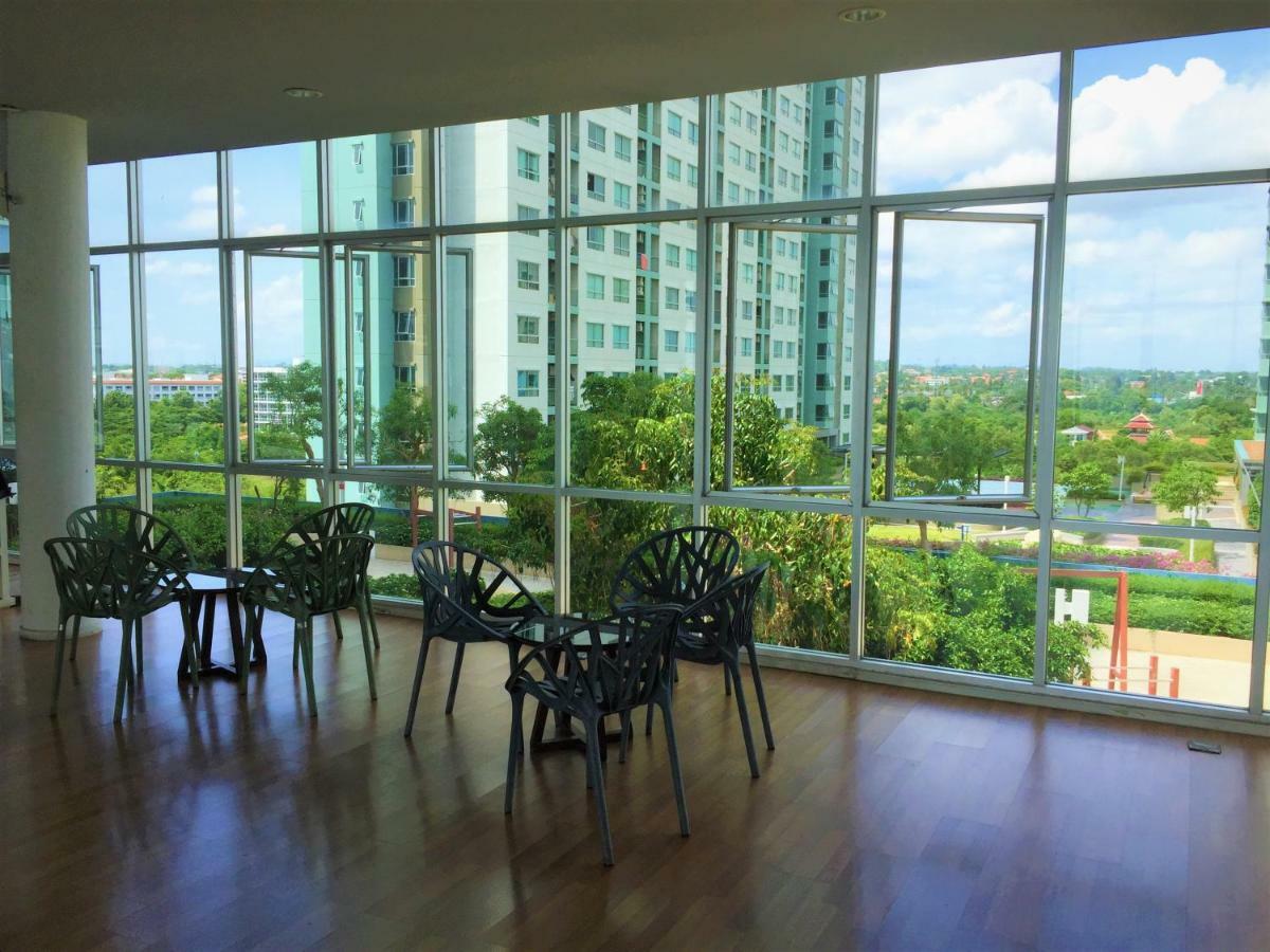 Cosy Lumpini Beachfront One Bedroom Jomtein Jomtien Beach Exterior foto
